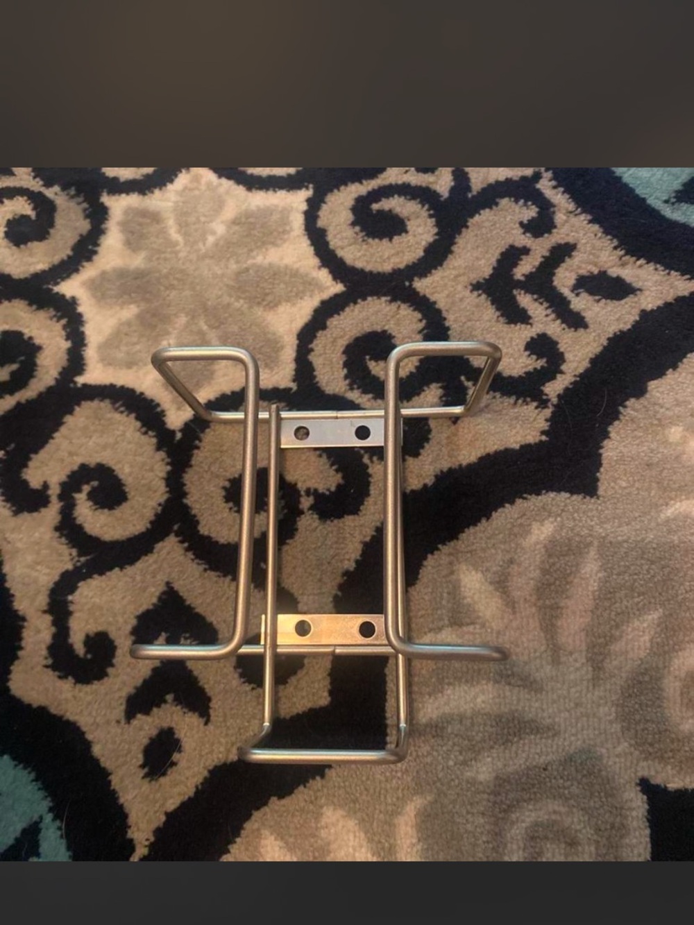 Metal salt block mount for farm animals